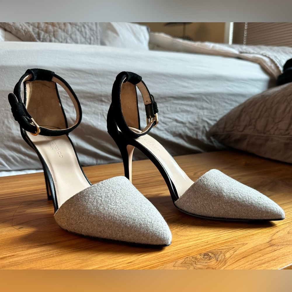SOLD 💥  Club Monaco Lula Pump Heels. 38.5. Black & Grey